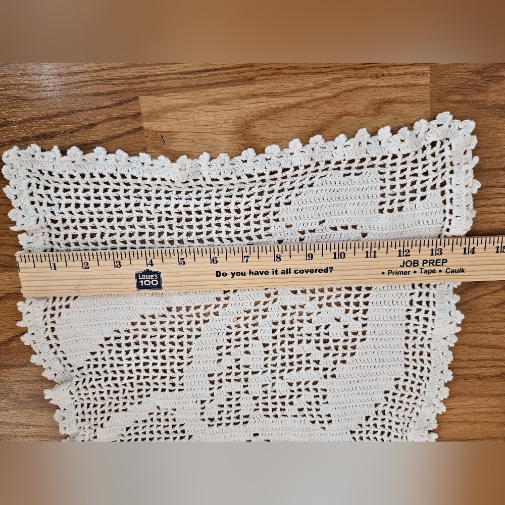 White Crochet Cat Design Doily - Picture 3 of 4